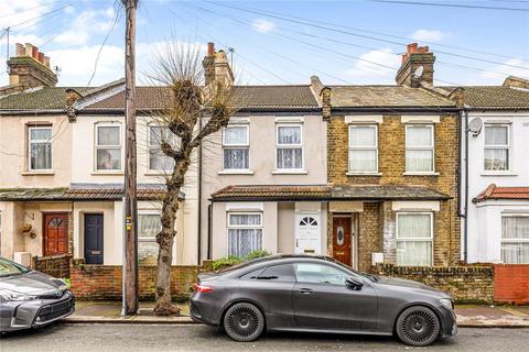 3 bedroom house for sale, Worcester Road, London, E12