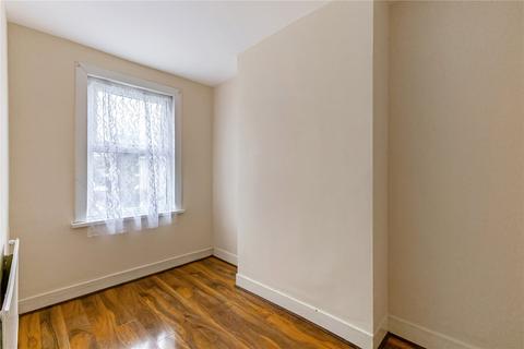 3 bedroom house for sale, Worcester Road, London, E12