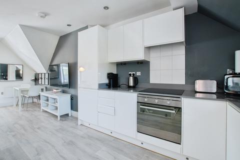1 bedroom flat for sale, Queens Road, Bournemouth