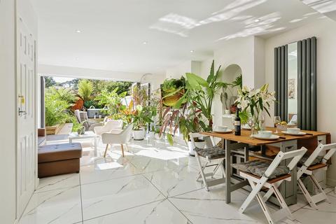 4 bedroom terraced house for sale, Poole Road, Branksome, Poole