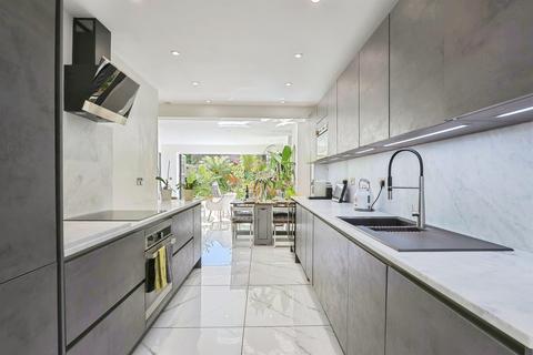 4 bedroom terraced house for sale, Poole Road, Branksome, Poole