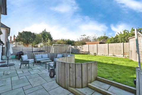 4 bedroom detached house for sale, Meon Road, Bournemouth