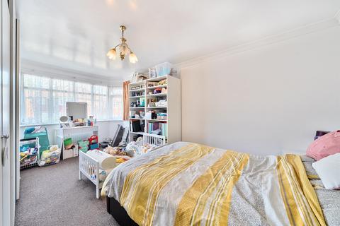 3 bedroom semi-detached house for sale, Farnham Close, London