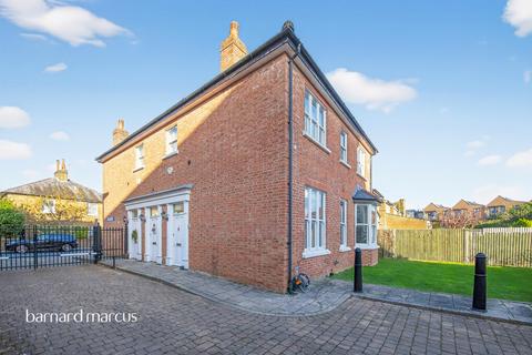 2 bedroom ground floor flat for sale, Leinster Mews, Barnet