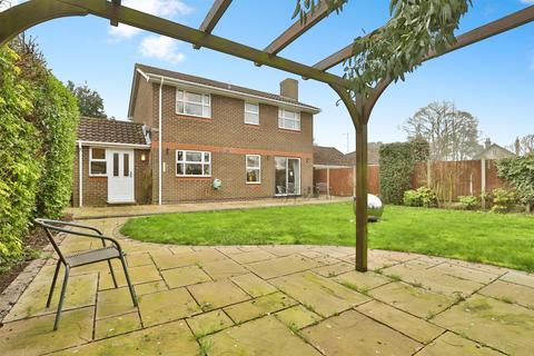 4 bedroom detached house for sale, Barnham Broom Road, Wymondham