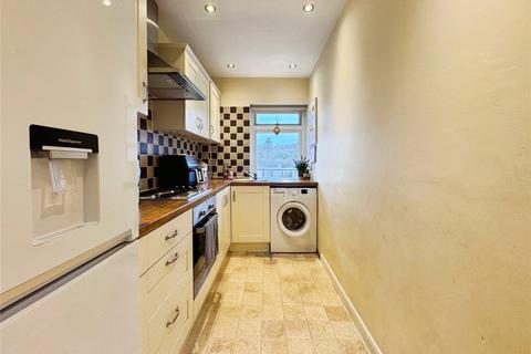2 bedroom flat to rent, Avenue Road, Devon TQ2