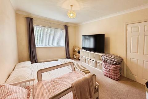 2 bedroom flat to rent, Avenue Road, Devon TQ2
