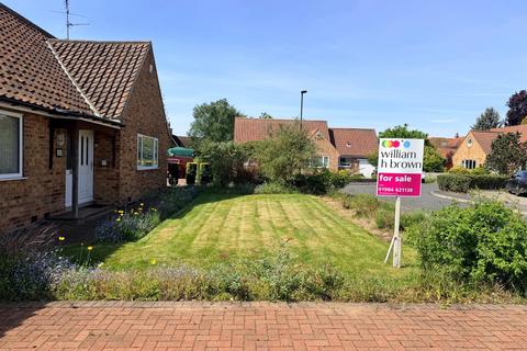 4 bedroom detached bungalow for sale, Sandstock Road, York