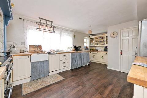 4 bedroom character property for sale, Hautboy Lane, Warmington, Peterborough