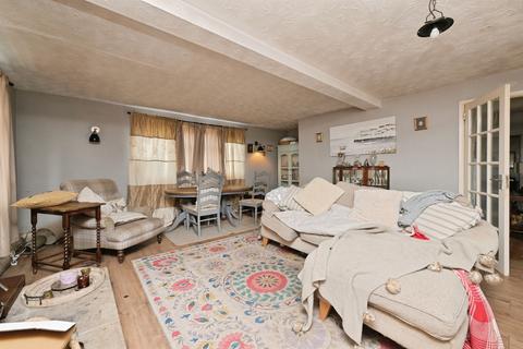 4 bedroom character property for sale, Hautboy Lane, Warmington, Peterborough