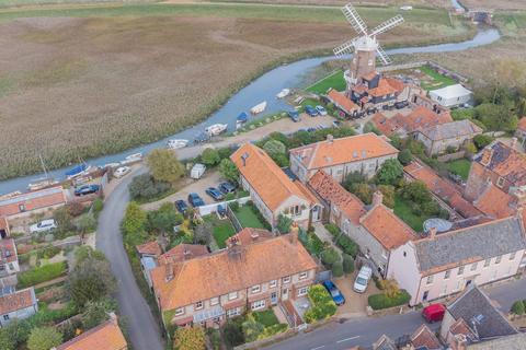 3 bedroom character property for sale, High Street, Cley, Holt