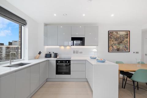 2 bedroom flat to rent, Hyde Apartments, 120 Battersea Bridge Road, London