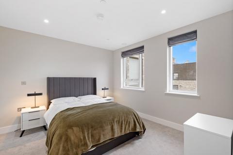 2 bedroom flat to rent, Hyde Apartments, 1 Hyde Lane, London