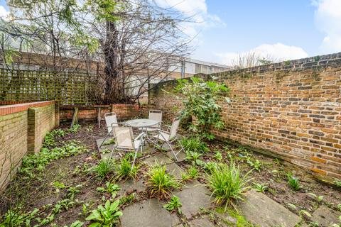 2 bedroom flat for sale, Prince of Wales Road, London