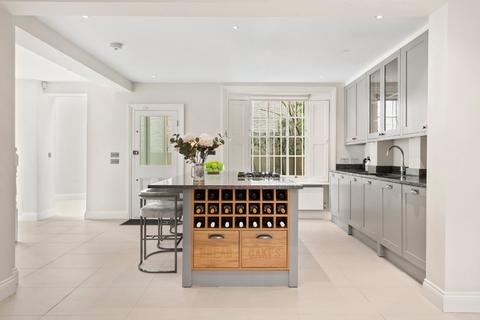 4 bedroom end of terrace house to rent, Chalcot Crescent, Primrose Hill, London