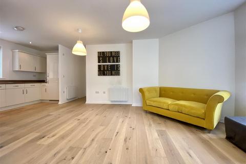2 bedroom apartment to rent, Elm Gardens, Sheffield