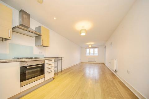 2 bedroom flat for sale, Clarendon Way, Colchester