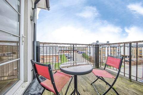 2 bedroom flat for sale, Clarendon Way, Colchester