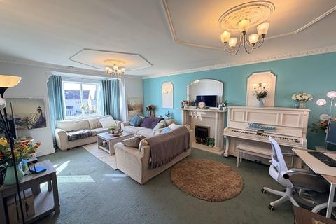 5 bedroom detached house to rent, Three Crosses, Joiners Road
