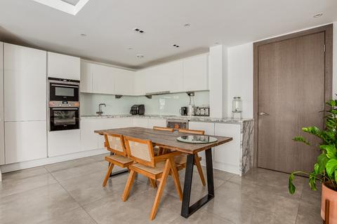 2 bedroom flat to rent, Distillery Wharf, Regatta Lane, London
