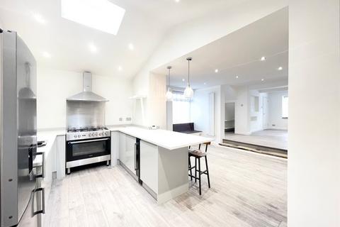 3 bedroom end of terrace house to rent, West End Road, Calverley, Pudsey, West Yorkshire, LS28