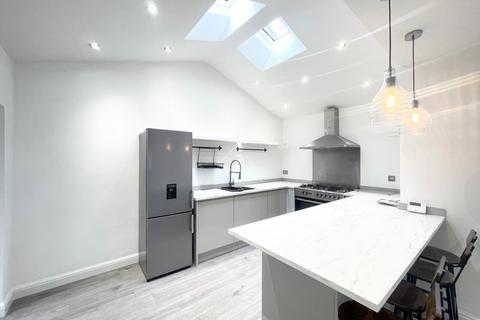 3 bedroom end of terrace house to rent, West End Road, Calverley, Pudsey, West Yorkshire, LS28