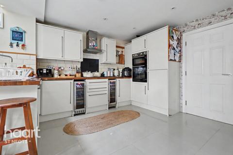 4 bedroom semi-detached house for sale, The Brickhills, St Neots