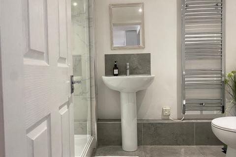 1 bedroom apartment to rent, Gullane Court, Muirfield Close, Reading, Berkshire,