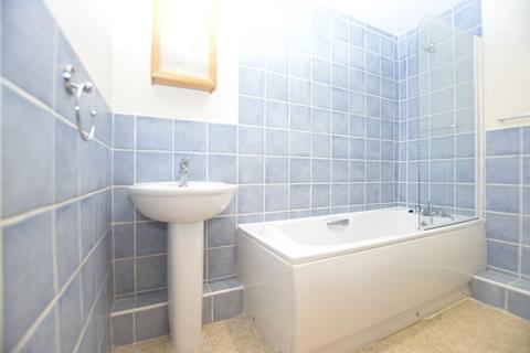 2 bedroom apartment to rent, Royal Plaza, Sheffield, S1