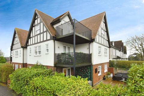 2 bedroom apartment to rent, Westbury Road, Brentwood, CM14