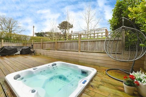 2 bedroom apartment to rent, Westbury Road, Brentwood, CM14