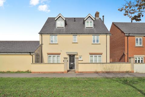 5 bedroom detached house for sale, Holloway Close, Amesbury, Salisbury