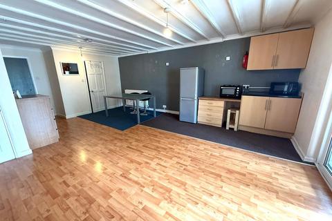 undefined, Waltham Close, Nottingham, NG2