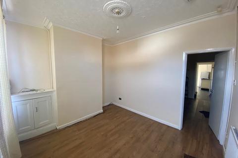 3 bedroom property to rent, West Bromwich Road, Walsall