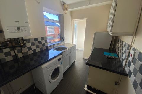 3 bedroom property to rent, West Bromwich Road, Walsall