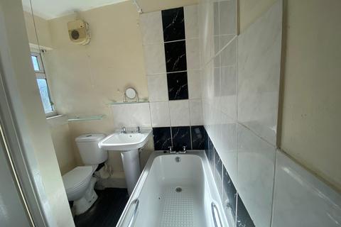 3 bedroom property to rent, West Bromwich Road, Walsall