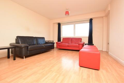 3 bedroom apartment to rent, Westfield Terrace, Sheffield, S1