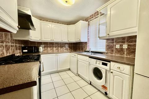 2 bedroom flat to rent, Diploma court, East Finchley, London, N2