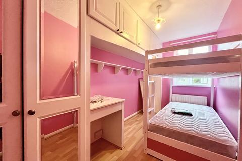 2 bedroom flat to rent, Diploma court, East Finchley, London, N2