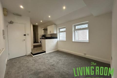 1 bedroom flat to rent, Mackintosh Place, Roath, Cardiff