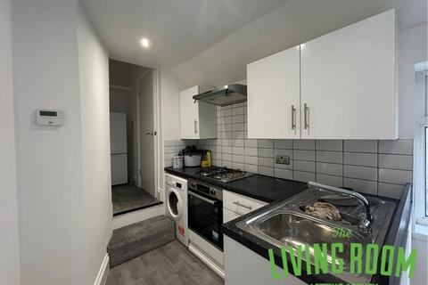 1 bedroom flat to rent, Mackintosh Place, Roath, Cardiff