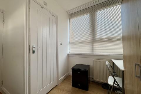 undefined, Carlton Grove, London, SE15