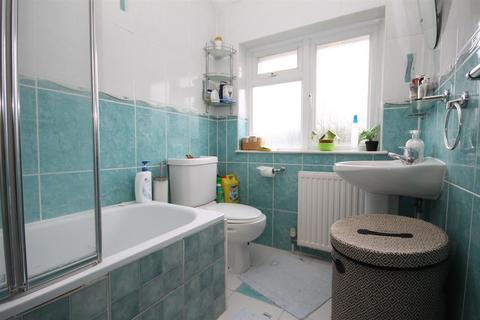 undefined, The Causeway, Carshalton