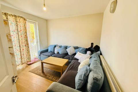 3 bedroom semi-detached house for sale, Cranford Park Road, Hayes, Middlesex, UB3