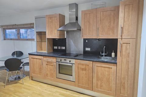 2 bedroom flat for sale, Crown Point Road, Leeds