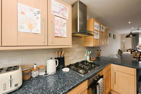 2 bedroom maisonette for sale, Sycamore Field, Harlow