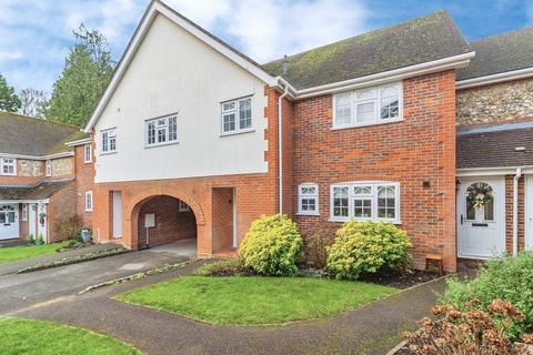 Dunsley Place, Tring
