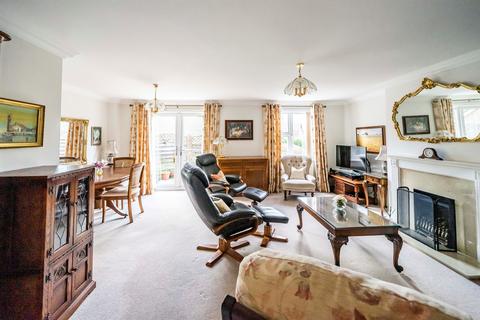 3 bedroom terraced house for sale, Dunsley Place, Tring