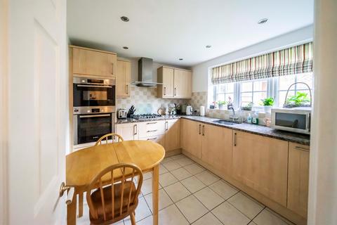 3 bedroom terraced house for sale, Dunsley Place, Tring
