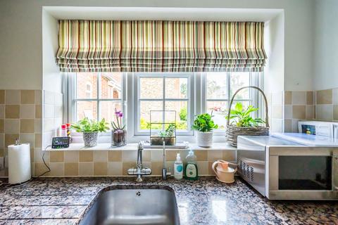 3 bedroom terraced house for sale, Dunsley Place, Tring